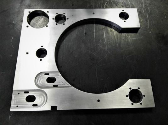 Le matériel médical de usinage de services de prototype de S45C partie l'épaisseur de 20mm