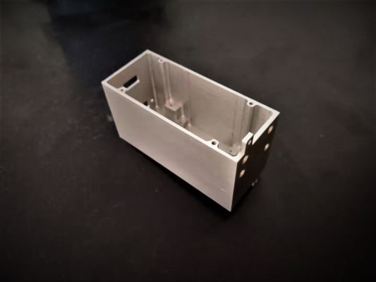 4 Verticality en acier de fraisage des composants 0.03mm de générateur usiné par pièces de commande numérique par ordinateur d'axe