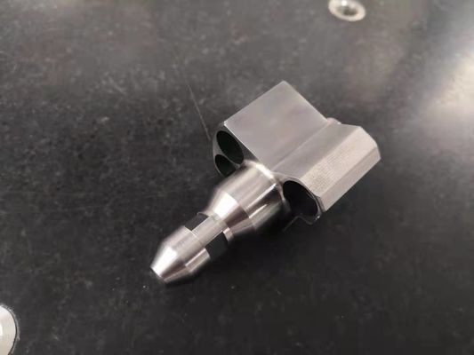 Pièces usinées par précision de la concentricité 0.005mm du traitement thermique HRC60 Ra0.6