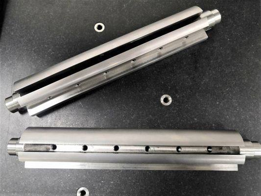 Pièces de rotation de usinage adaptées aux besoins du client de commande numérique par ordinateur de fil du tour SUS304